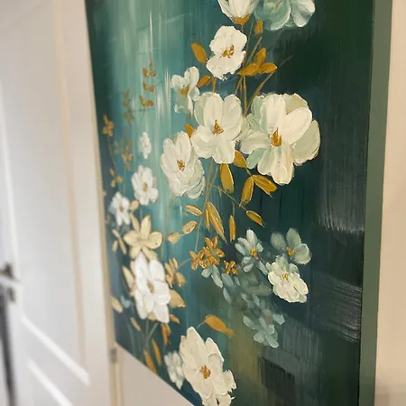 Milennium Apartment *